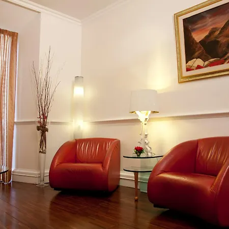 ガンブリヌス ホテル