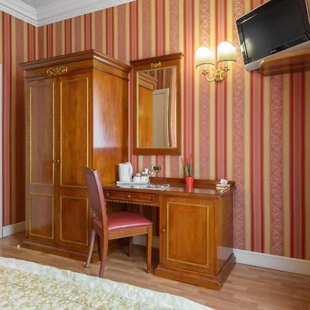 ガンブリヌス ホテル