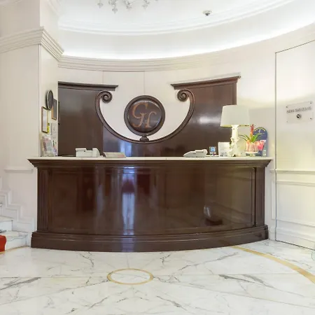 ガンブリヌス ホテル 4*