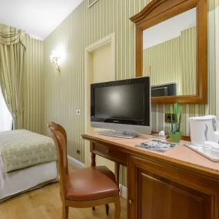 ガンブリヌス ホテル ローマ