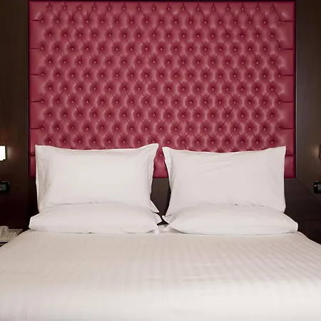 ホテル ガンブリヌス 4*