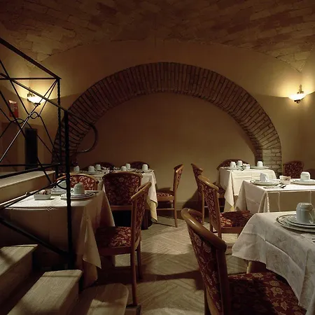 ホテル ガンブリヌス