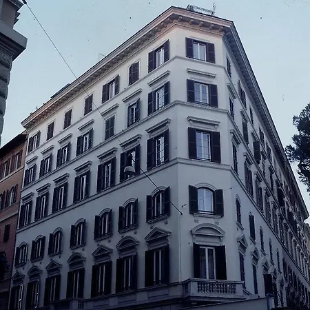 ガンブリヌス 4* ローマ